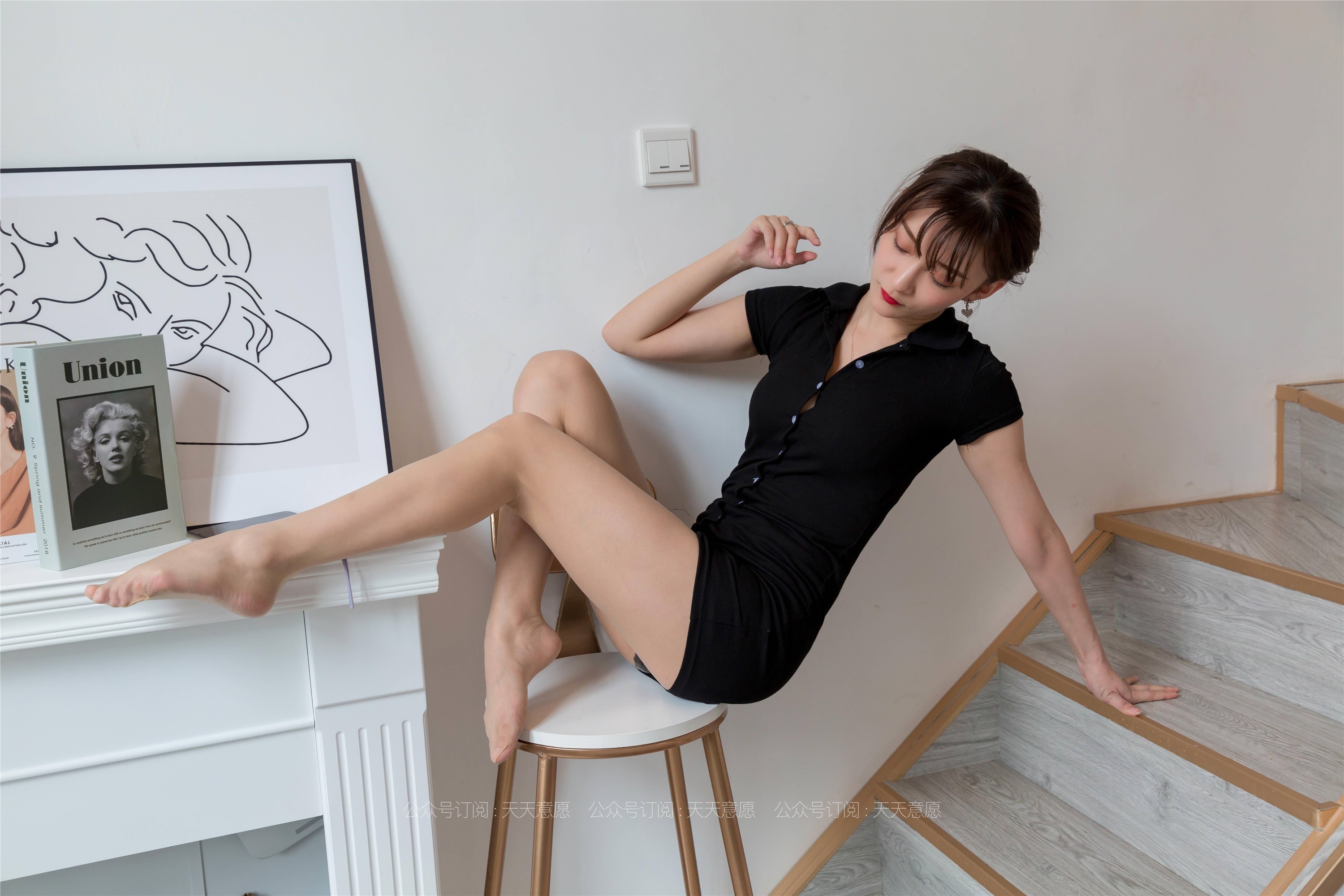 IESS异思趣向 - 模特：秋秋《超短的包臀裙》